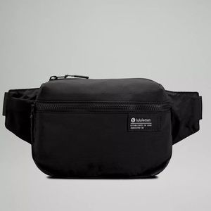 🖤 Lululemon Clean Lines Belt Bag